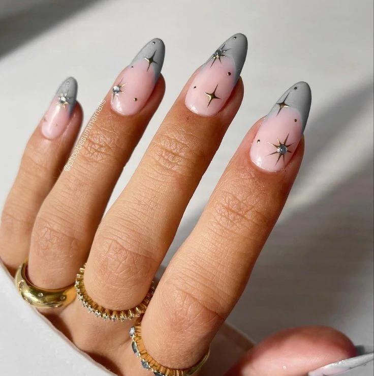 Colorful french tip nails, las uñas más coloridas que elige la Gen-Z