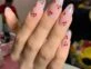 Cherry nails, la manicura más divertida que marca tendencia en el street style