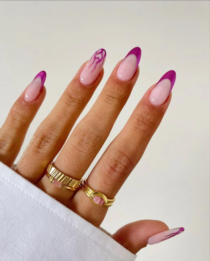 Colorful french tip nails, las uñas más coloridas que elige la Gen-Z