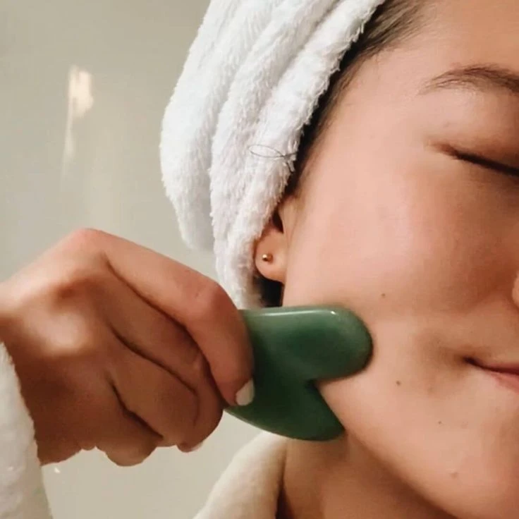 Cómo sumar las piedras Gua Sha a tu rutina de skincare