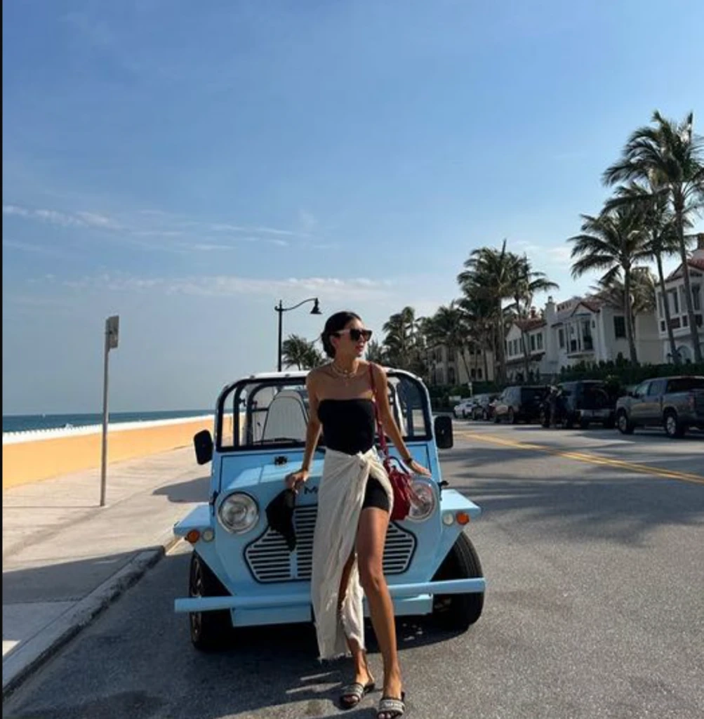 El look playero super trendy de Zaira Nara en Palm Beach