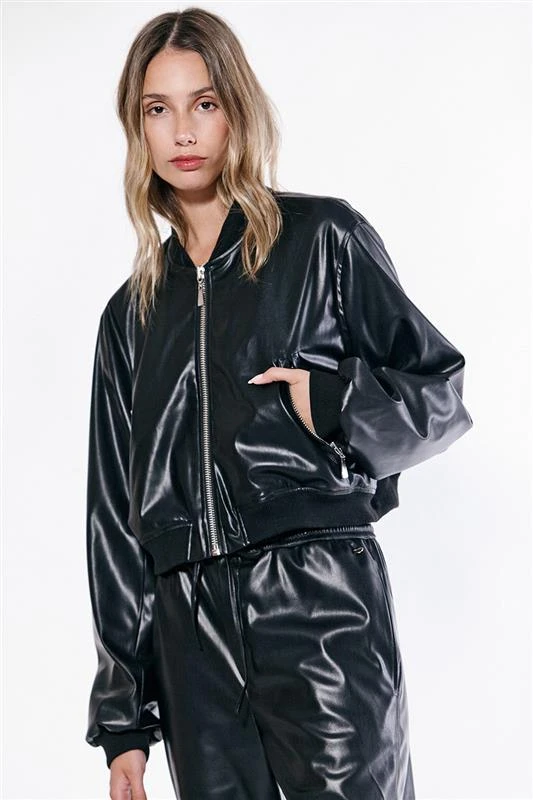 El look rockero de Allegra Cubero para el show de Emilia Mernes