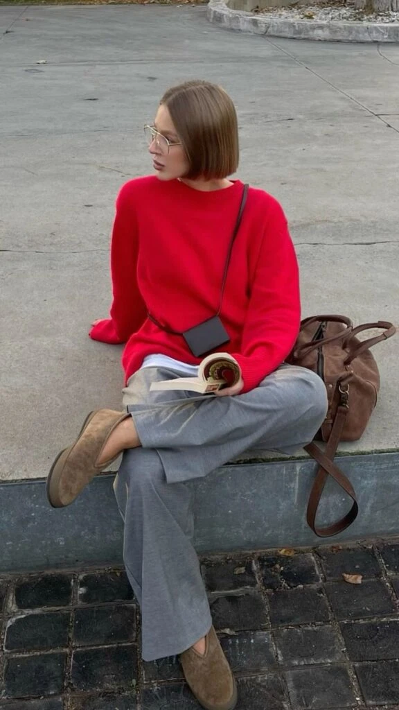 Guía de estilo: los suéteres rojos marcan tendencia en el street style