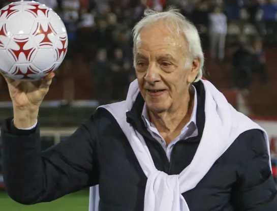 Preocupa la salud de Cesar Luis Menotti: qué le pasó