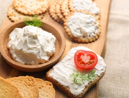 Queso crema casero: la receta infalible para ahorrar y disfrutar
