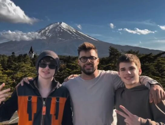 Las fotos de Ricky Martin y sus mellizos en Japón
