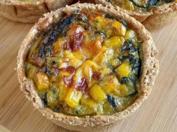 Tarta de espinaca y choclo con masa integral: receta rica y saludable para la cena