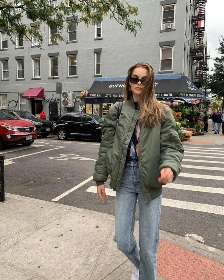 Bomber jacket con colores llamativos