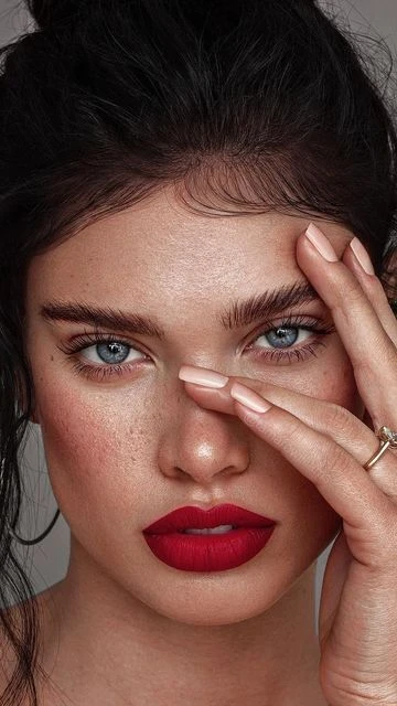 Cherry make up, el maquillaje más trendy que marca tendencia en el otoño