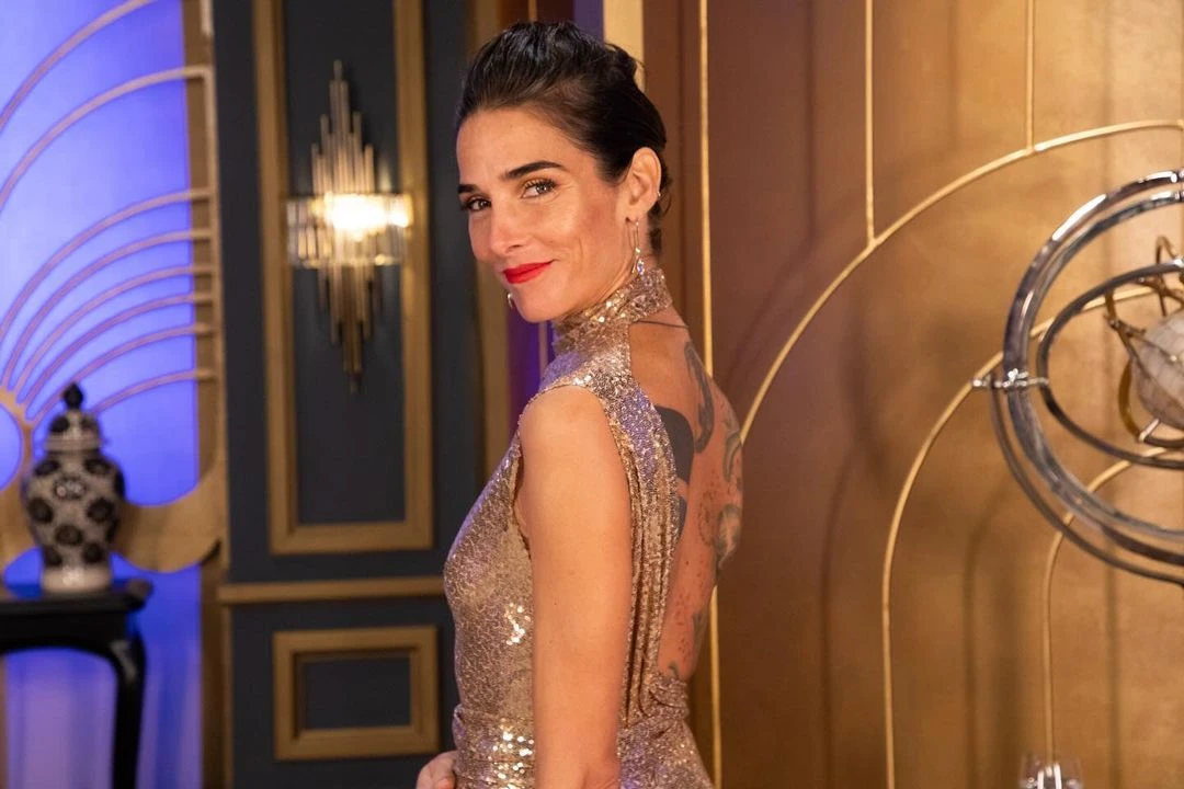 El look dorado de Juana Viale