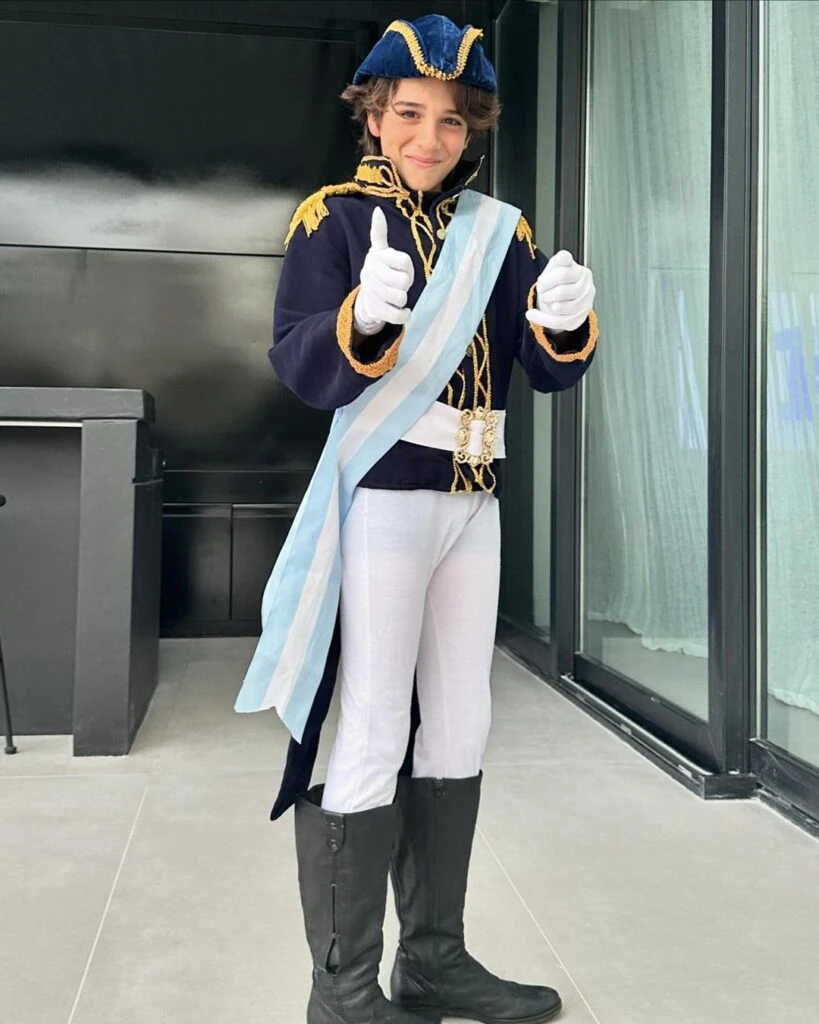 Malek Pocoví, listo para el acto escolar del 25 de mayo. 