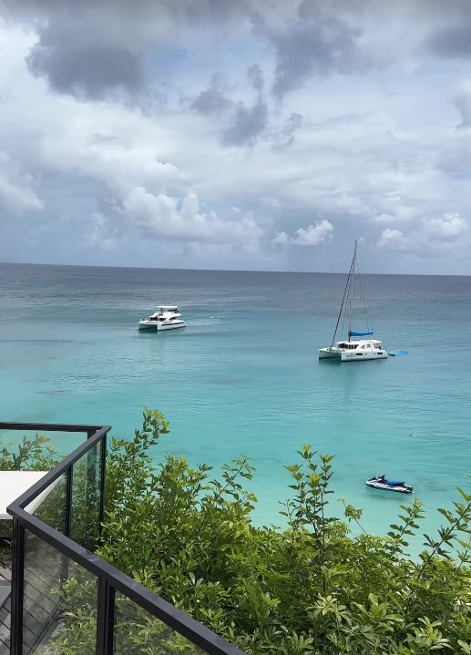 Las fotos del viaje de Pampita al Caribe junto a sus amigas
