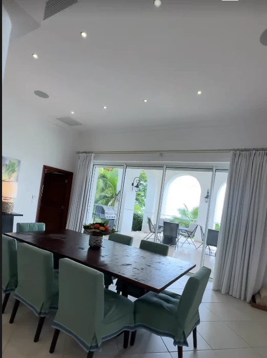 Las fotos del viaje de Pampita al Caribe junto a sus amigas