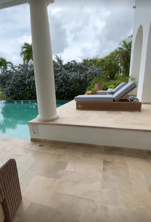 Las fotos del viaje de Pampita al Caribe junto a sus amigas