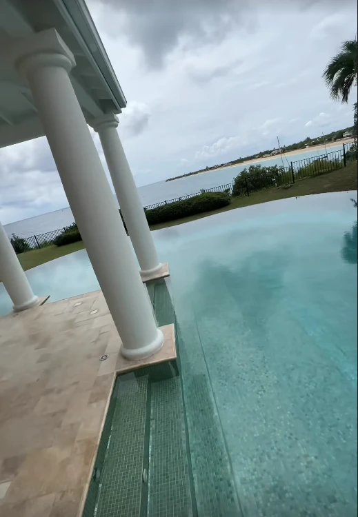 Las fotos del viaje de Pampita al Caribe junto a sus amigas