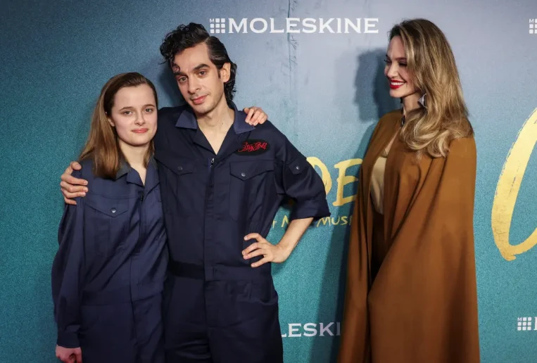 estreno the outsiders