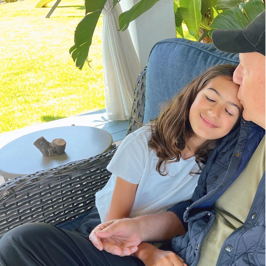 Bruce Willis junto a su hija Mabel Ray, de 12 años. La pequeña debutó en la actuación.