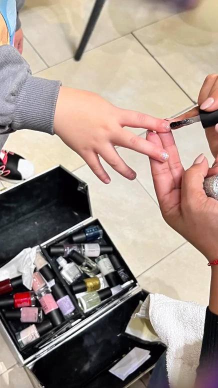 Claudia Villafañe organizó una salida junto a Roma, una de las hijas de Dalma Maradona: abuela y nieta compartieron una tarde muy especial.