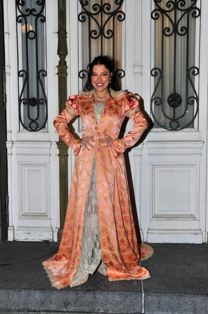 Vidriera: de Sofía Gonet a Eva Bargiela, los looks de los famosos en la falsa boda de Nico Occhiato y Flor Jazmín Peña