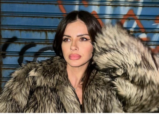 La China Suárez ya está en modo finde con un look muy trendy