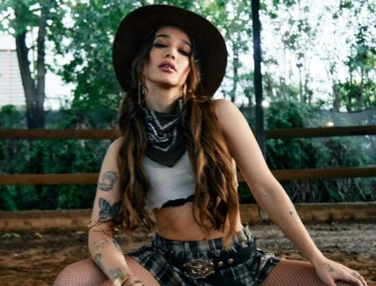 Ángela Torres confirmó con quién está en pareja