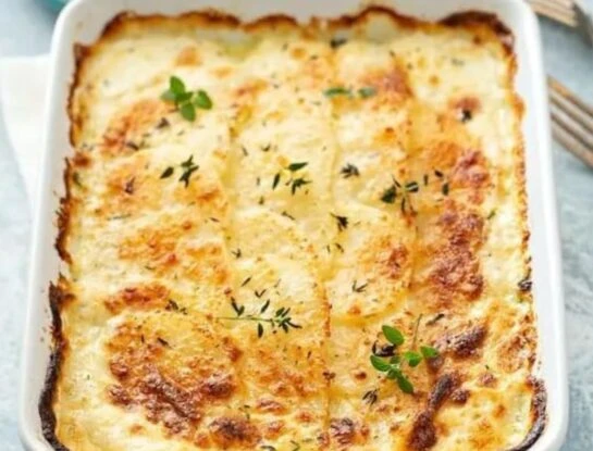 La receta de mil hojas de papa y espinaca de Jimena Monteverde