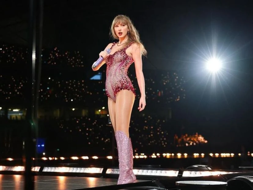 3 nuevos looks de Taylor Swift by Roberto Cavalli para romperla en el escenario foto: ig