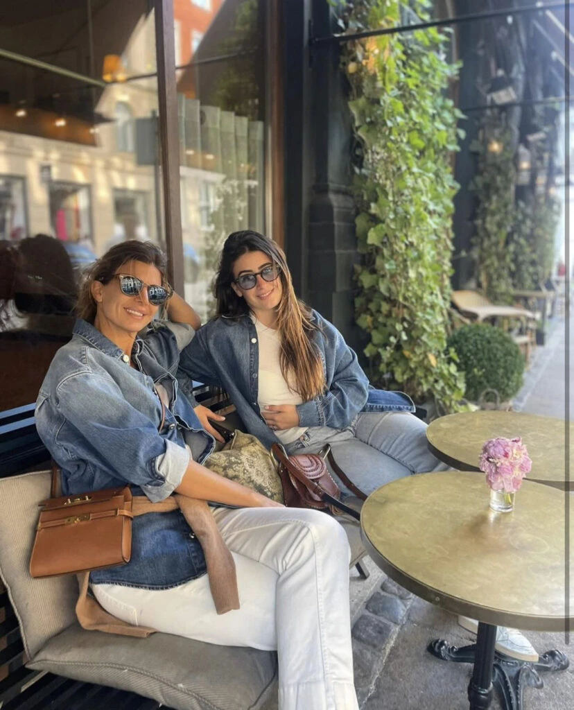 Juliana Awada y Valentina Barbier apuestan por la camisa de jean