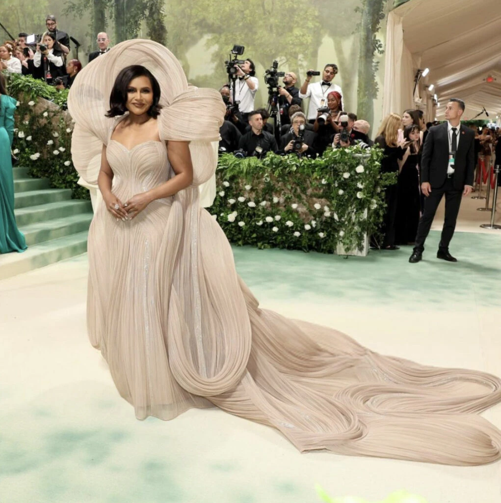 Mindy Kailing en la Met Gala. Foto: Instagram.
