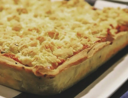 Tarta de zapallitos con crumble de queso: la receta de Osvaldo Gross que te resuelve una comida