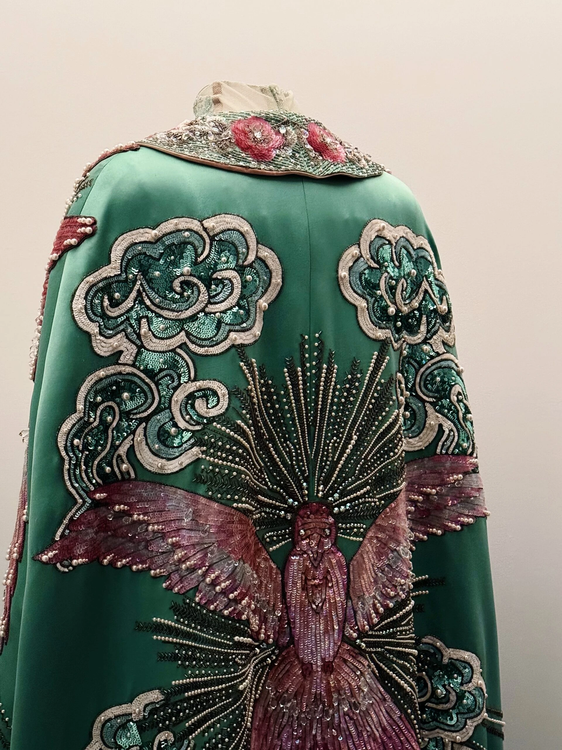 Una capa diseñado por Alessandro Michele para Gucci, colección otoño invierno 2017