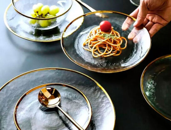 Transparente, de autor y con efectos visuales: así es la vajilla de tendencia