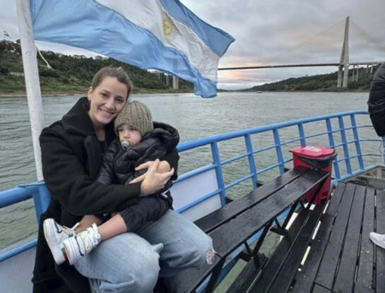 Mica Viciconte dejó a Fabián Cubero en casa y se fue con su hijo Luca a Iguazú: todas las fotos