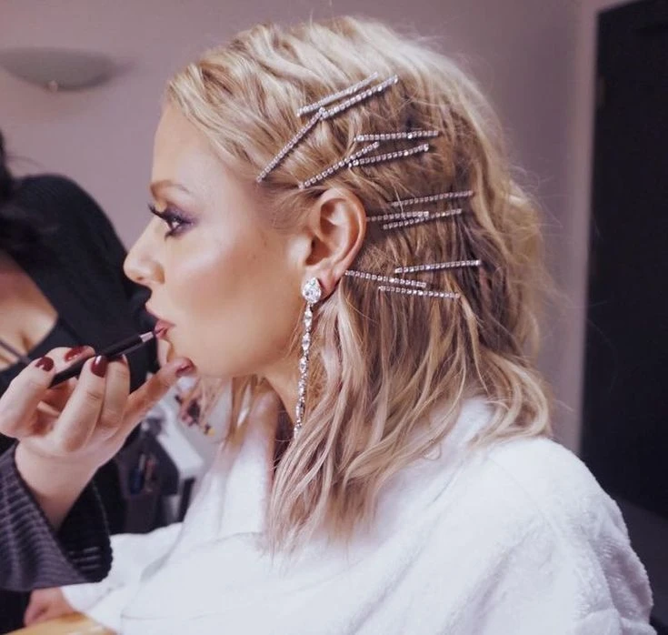 cómo transformar el corte bob en un peinado de fiesta