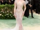Elle Fanning llega como una de las mejores vestidas a la Met Gala