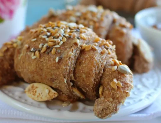 Medialunas integrales: la receta más rica y saludable para la merienda del finde