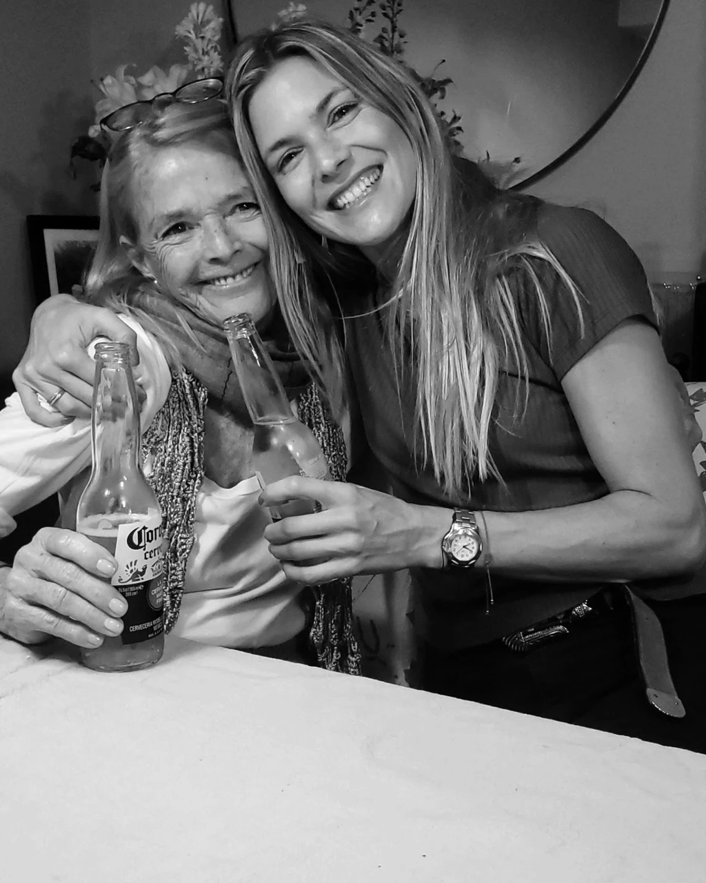 Pía Slapka junto a su mamá July. Foto: IG.