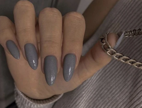 'Stone nails', un nuevo estilo en uñas minimalista y elegante