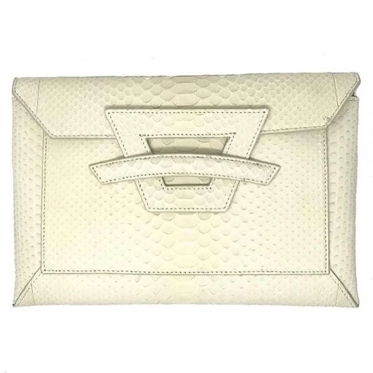 Máxima se atrevió a un look lady en amarillo y triunfó