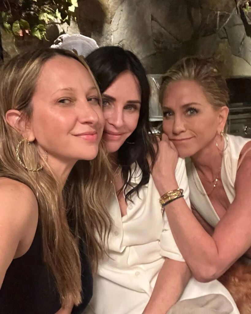Jennifer Aniston le dedicó un emotivo mensaje a Courtney Cox por su cumpleaños número 60