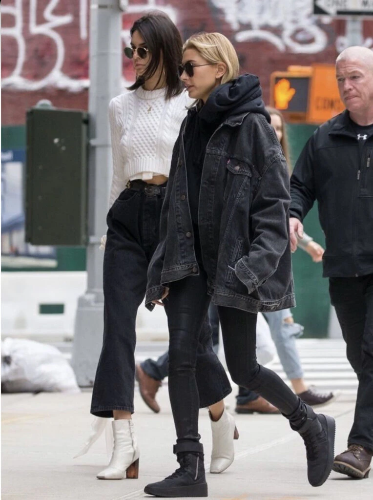 El abrigo ideal para usar estos días húmedos. Foto: Pinterest. 