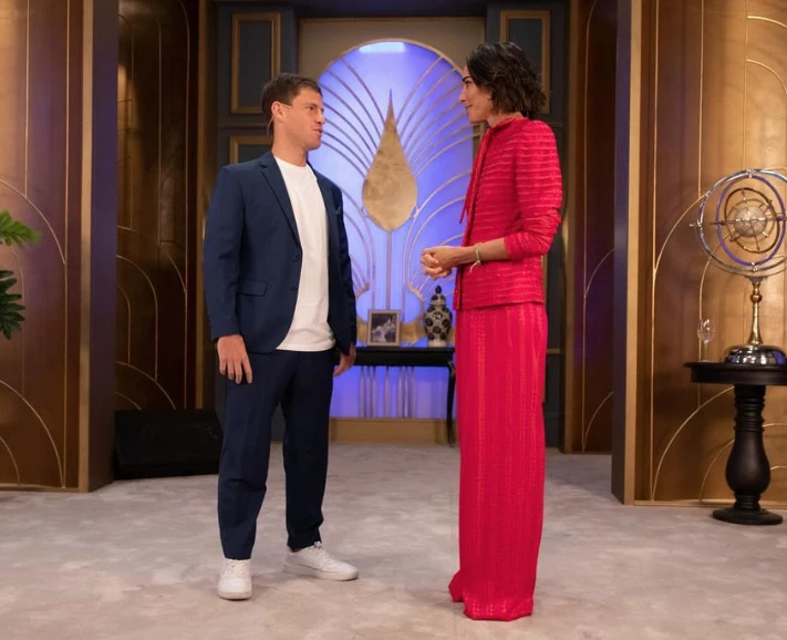 Juana Viale recibiendo al Peque Schwatzman