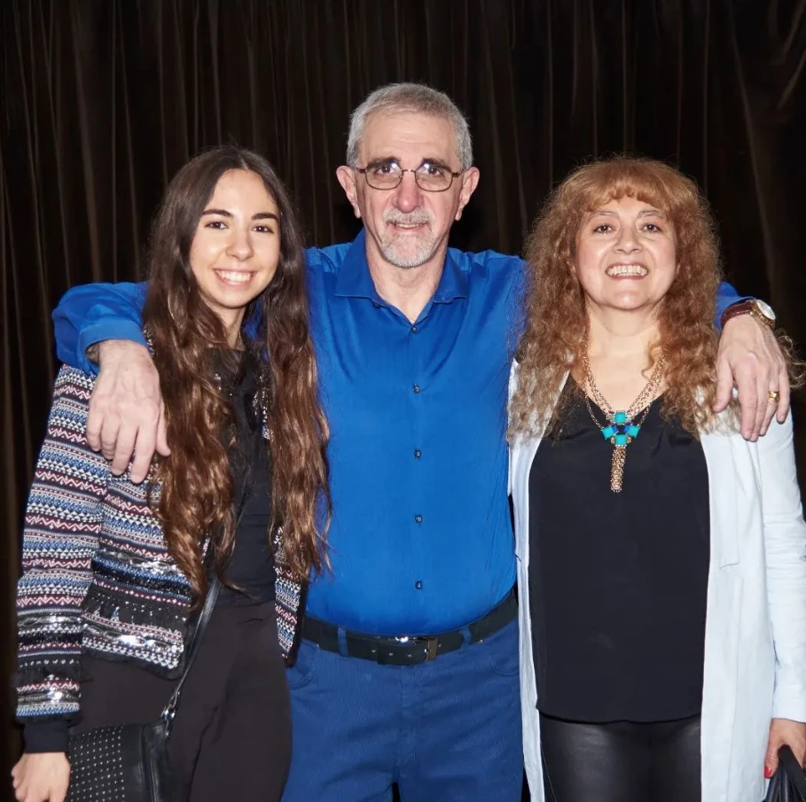 Ricardo Canaletti con su esposa y su hija