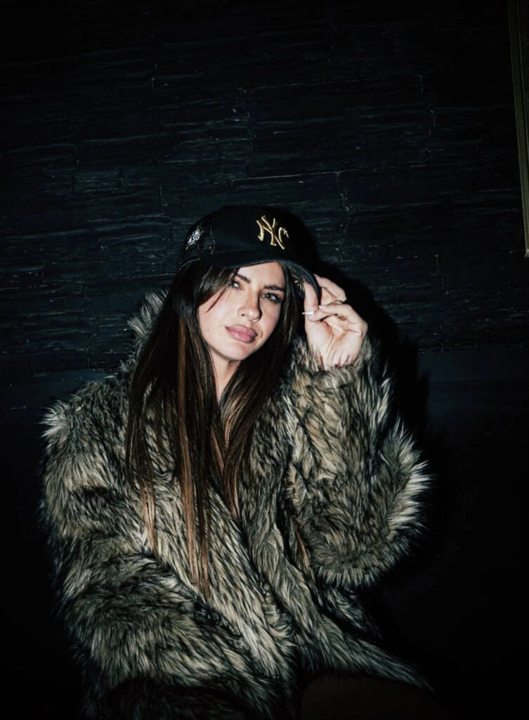 China Suárez y su look casual mob wife. Foto: Instagram.