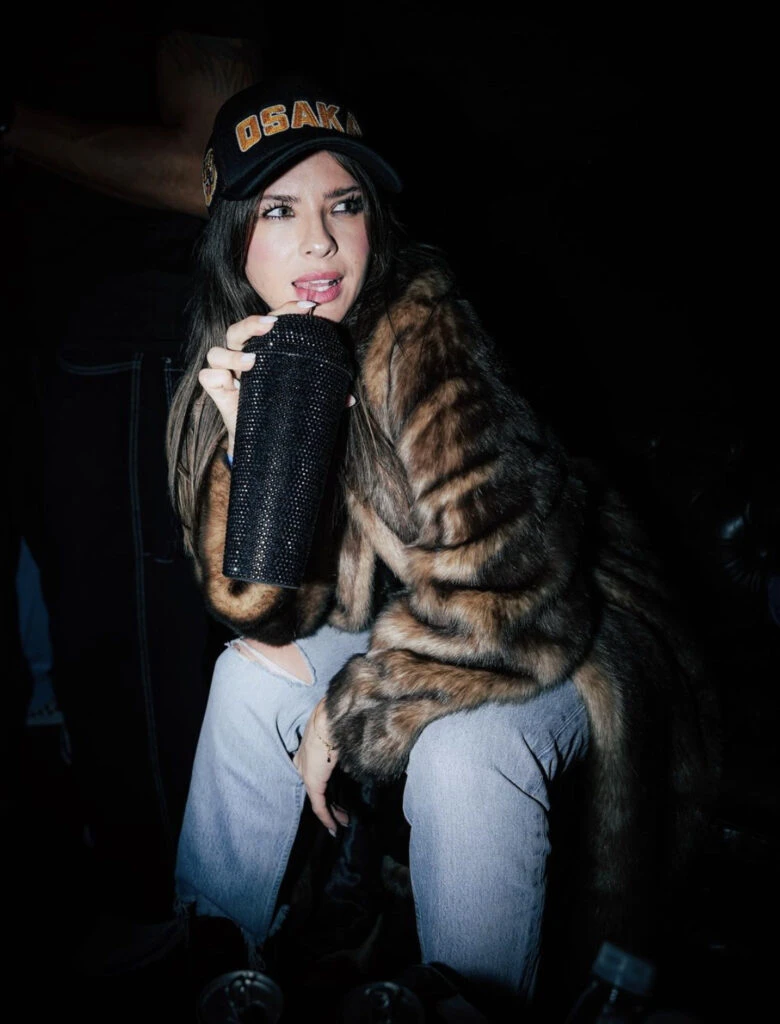 China Suárez y su look casual mob wife. Foto: Instagram.