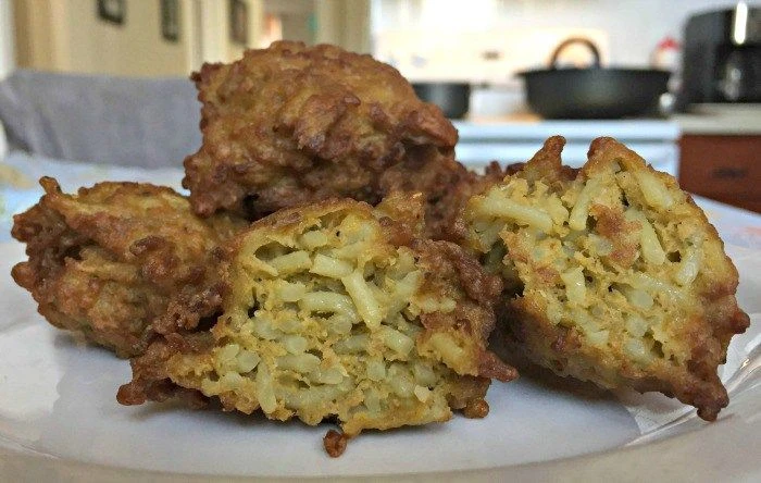 Croquetas con los fideos que te sobraron de anoche: una receta económica, rica y que te resuelve el almuerzo