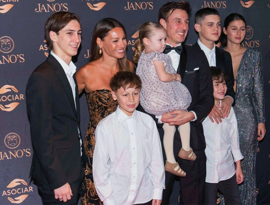 Las fotos de la familia ensamblada de Pampita y Roberto Garcia Moritán en la Gala Solidaria de Asociar