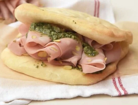 Sandwich de pizza: la receta fácil para picar durante el partido de Argentina