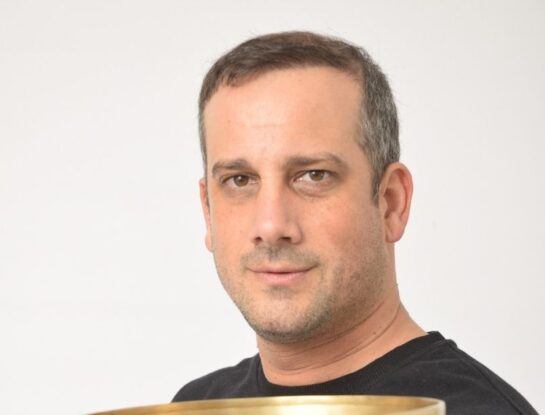 Damián Huala y su trabajo con terapias sonoras en pacientes oncológicos: "Es un gran distractor del dolor, generan relajación y calma"