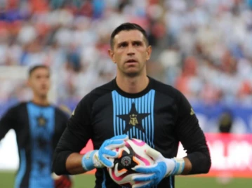 El Dibu Martínez y el particular detalle que llevó en el pelo